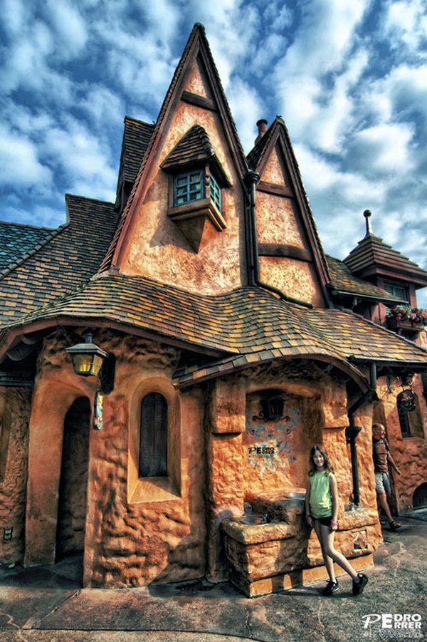 fairytales houses 10 Beautiful Fairy Tales House Designs