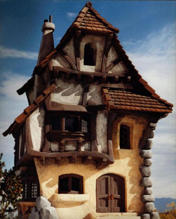fairytales houses 21 Beautiful Fairy Tales House Designs