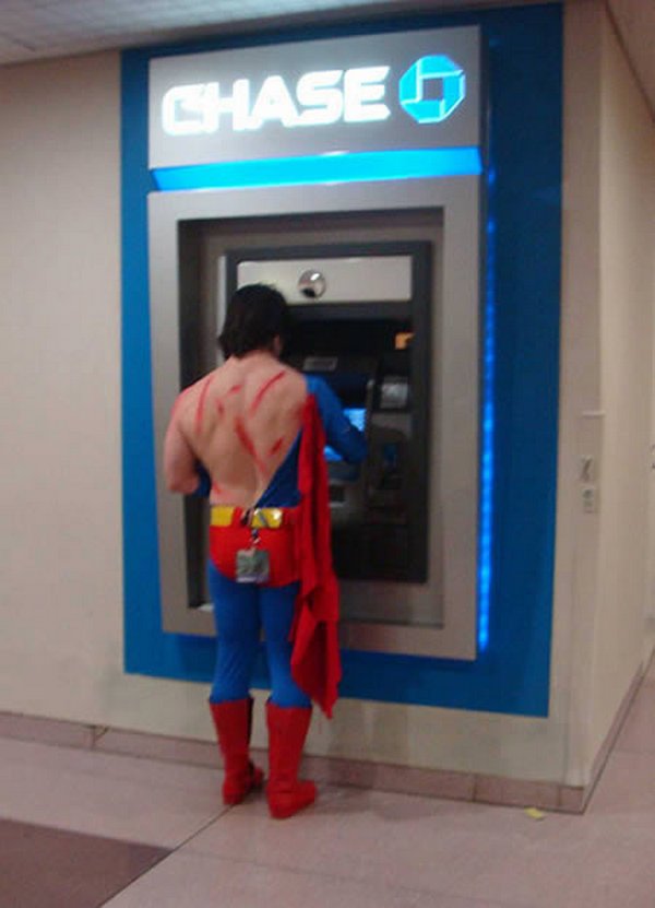 strange people at atm 02 10 Strangest People At ATMs 