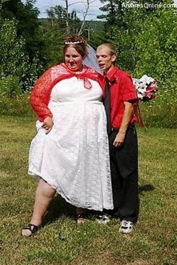 http://wackymania.com/image/2011/4/ugly-couples/ugly-couples-10.jpg