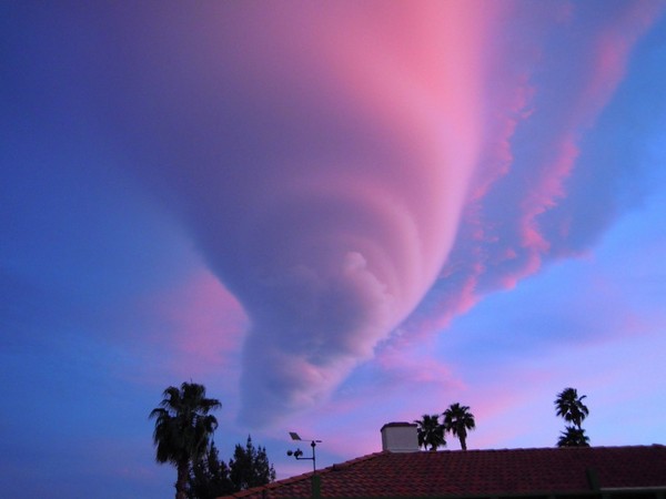 insane cloud formations from around the world 04 Top 10 Insane Cloud Formations From Around The World