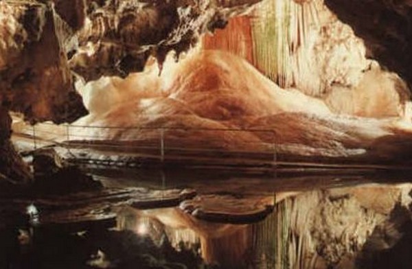 most beautiful caves in the world 03 Most Amazing Photos From Beautiful Caves Around The World