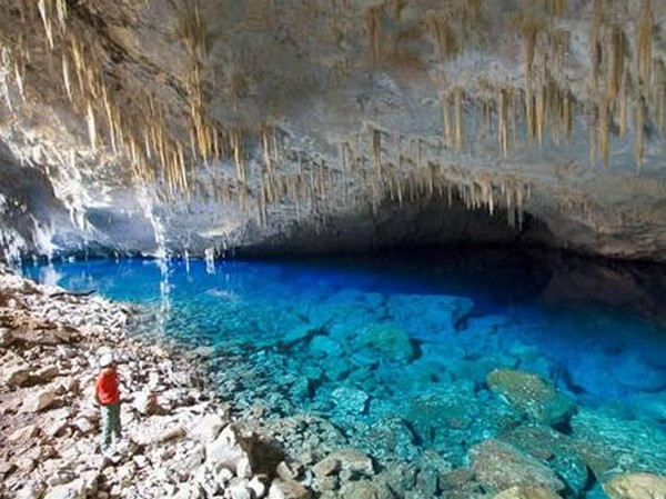 most beautiful caves in the world 06 Most Amazing Photos From Beautiful Caves Around The World