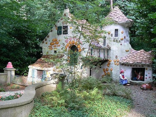 fairytales houses 03 Beautiful Fairy Tales House Designs