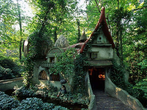 fairytales houses 06 Beautiful Fairy Tales House Designs