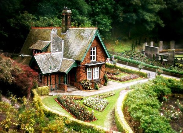 fairytales houses 14 Beautiful Fairy Tales House Designs