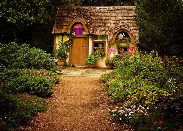 fairytales houses 18 Beautiful Fairy Tales House Designs