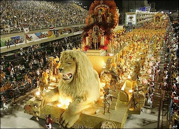 carnival rio de janeiro 01 Brazils Carnival Madness