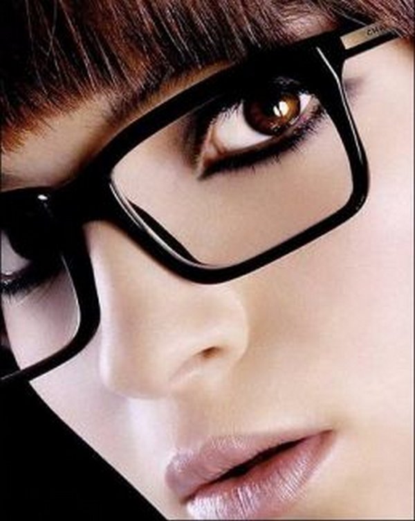 glasses girls 02 Pretty Women Who Rock The Pretty Librarian Glasses Look