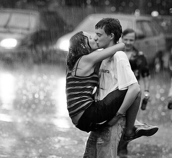 kissing in the rain 15 There Is Something Powerful About The Kissing In The Rain...