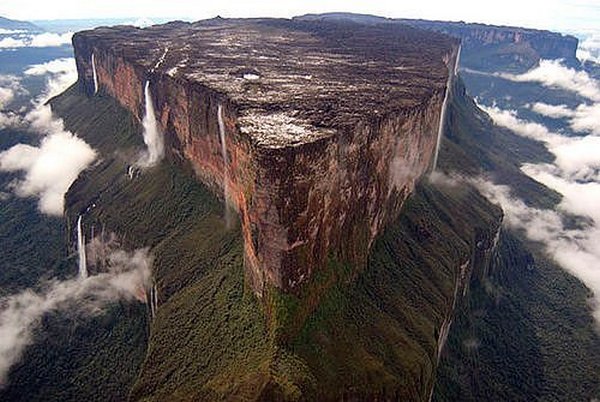 mount roraima venezuela 15 Mount Roraima: An Island Forgotten by Time