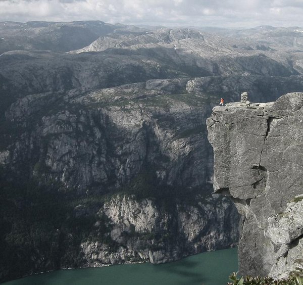 the craziest cliffs in norway 03 The Craziest Cliffs In Norway