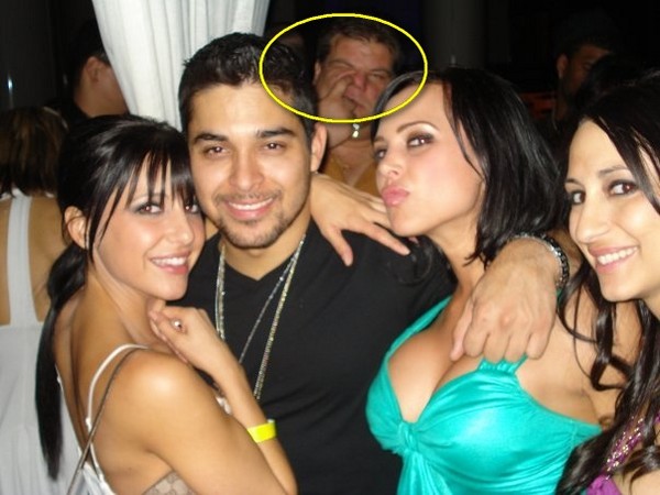 fanny photo bombing 11 18 Epic Photo Bombs You Must Not Miss!