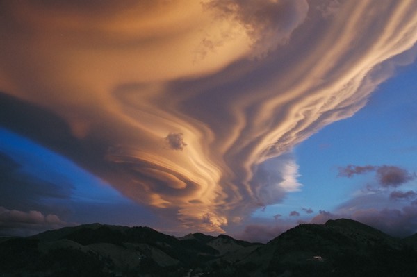 insane cloud formations from around the world 07 Top 10 Insane Cloud Formations From Around The World