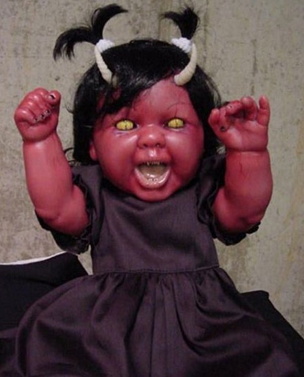 horror baby dolls 01 Want To Get Scared By a Doll? Check Out These 7 Horror Dolls