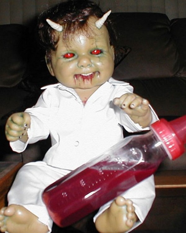 horror baby dolls 03 Want To Get Scared By a Doll? Check Out These 7 Horror Dolls
