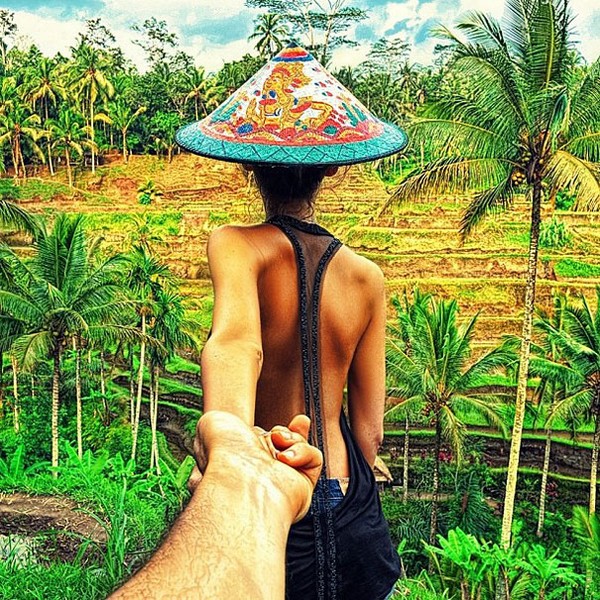 photographer follows his grrlfriend around the world 18 Photographer Follows His Girlfriend Around The World